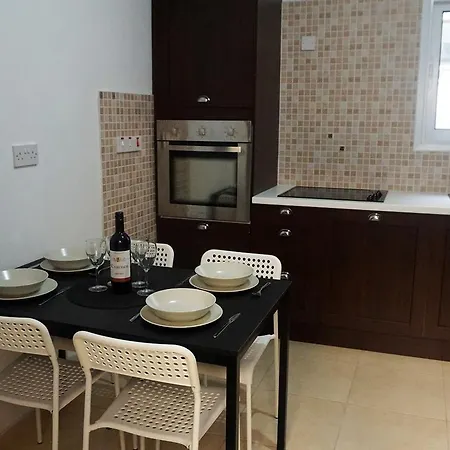 Lazuli Seaview 34 * Larnaca